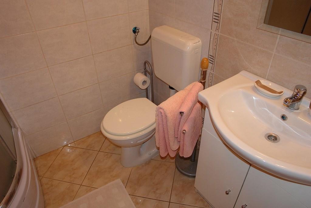 2 Bedroom Amazing Apartment In Crikvenica Room photo