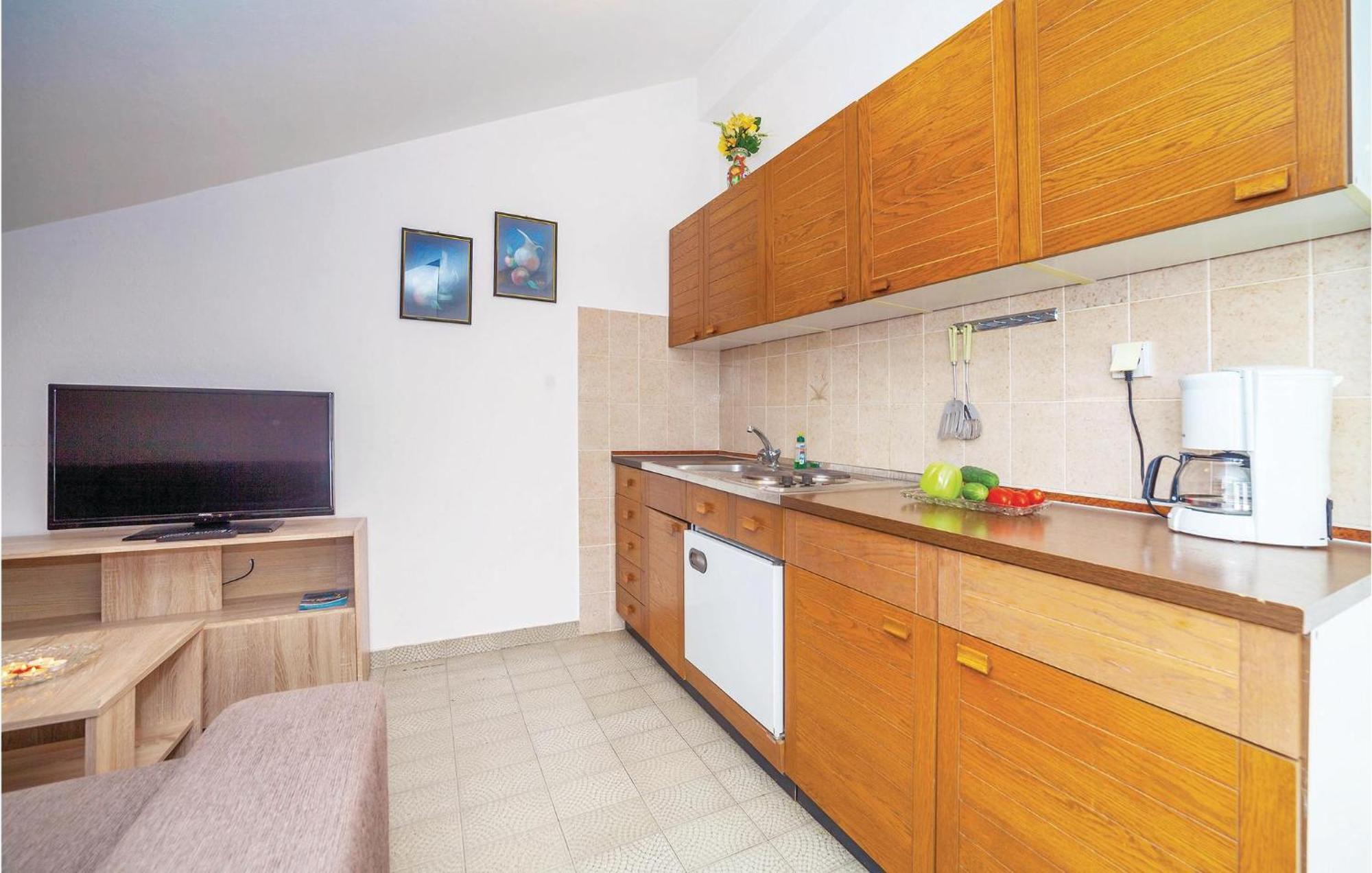 2 Bedroom Amazing Apartment In Crikvenica Exterior photo