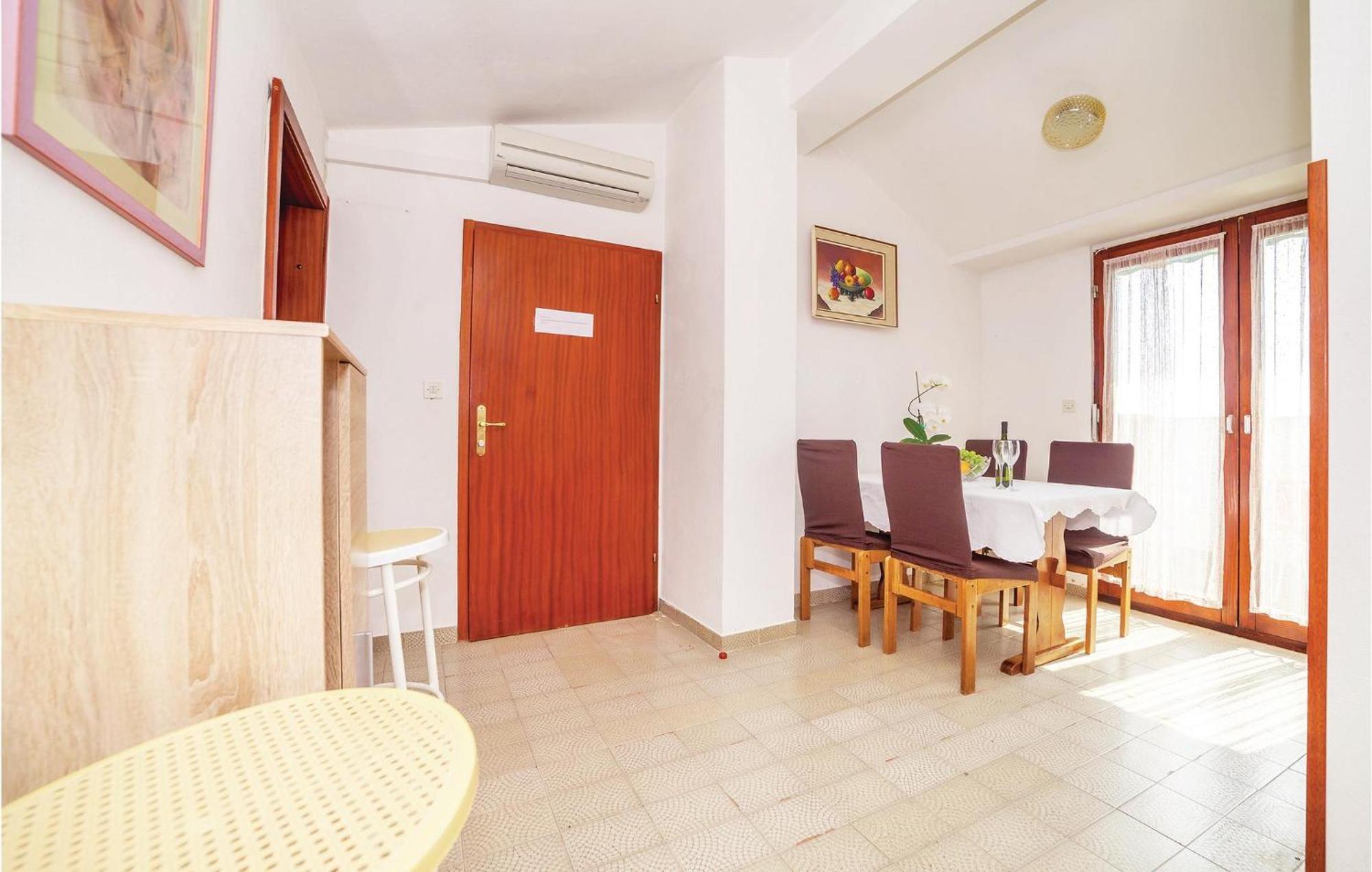 2 Bedroom Amazing Apartment In Crikvenica Exterior photo