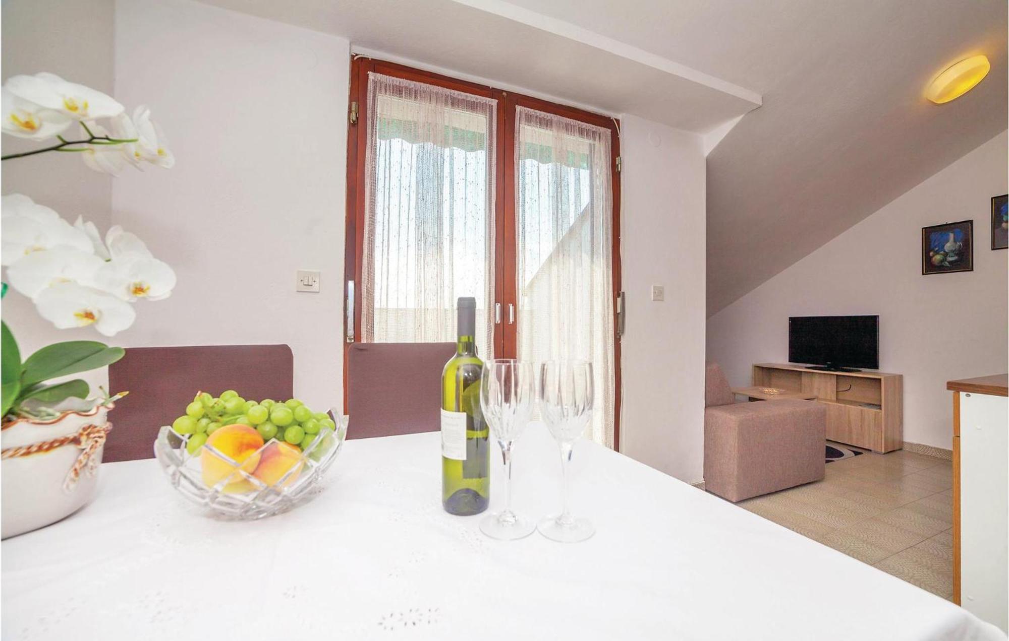 2 Bedroom Amazing Apartment In Crikvenica Exterior photo